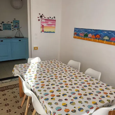 La Casa Bianca Di Fronte Al Mare *