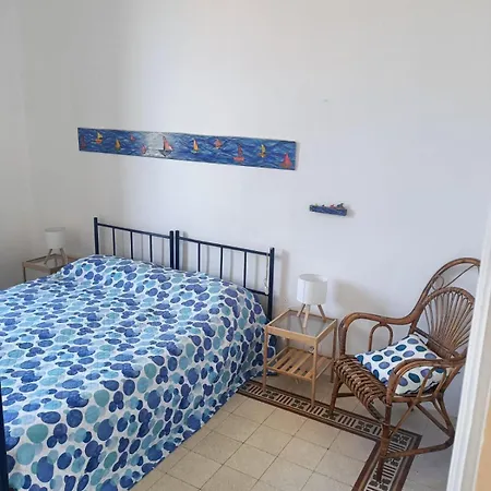 דירה La Casa Bianca Di Fronte Al Mare קסטיליאונצ'לו
