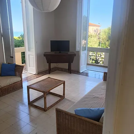 La Casa Bianca Di Fronte Al Mare